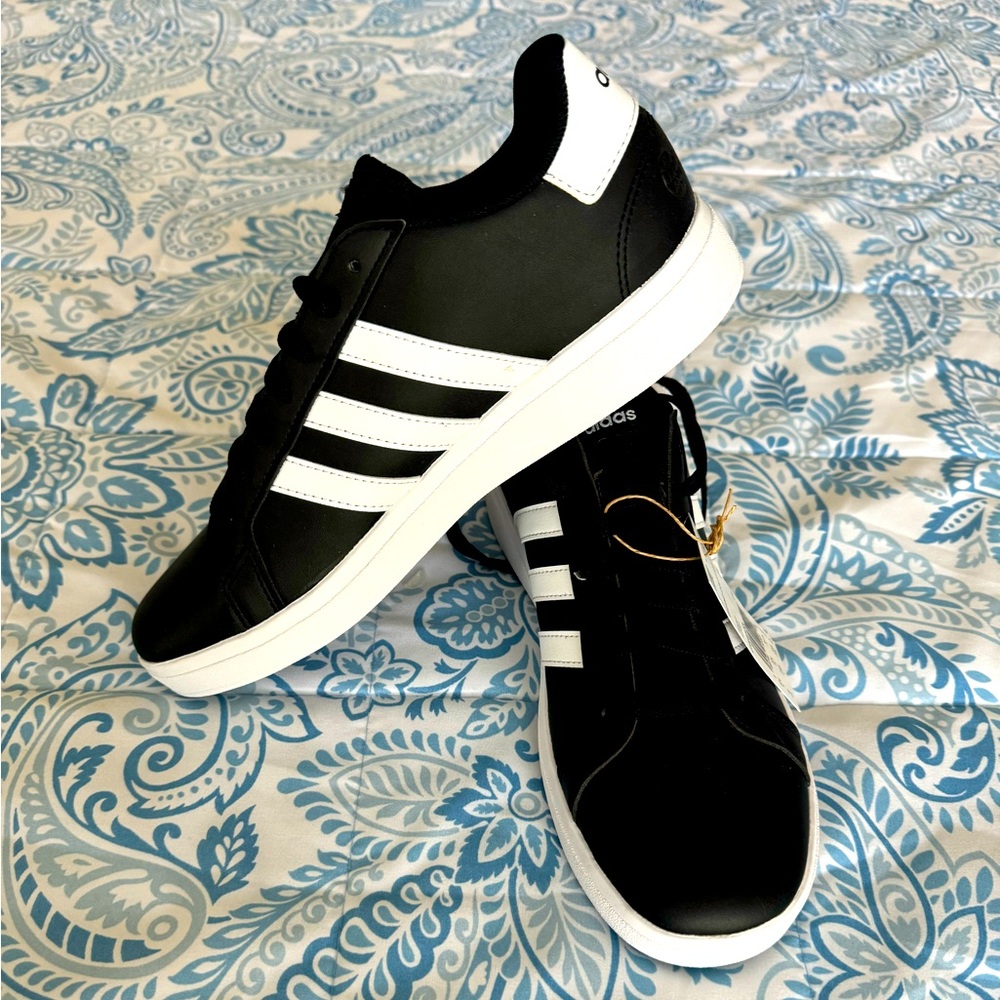 Adidas grand court 2k size 6youth